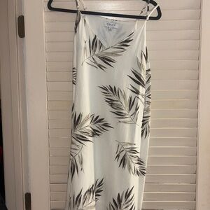 Gilli White and Black Leaf Print Midi Dress